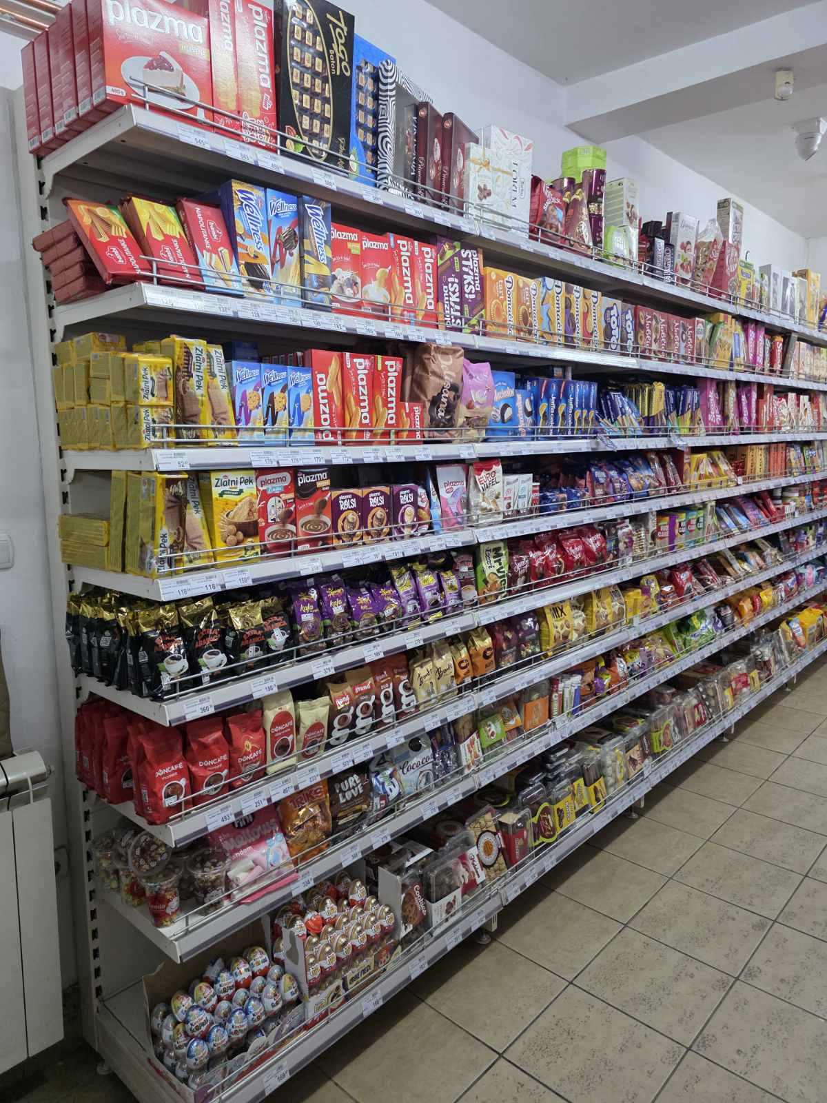 Kafa, slatkiši i doručak — fotografija iz našeg marketa